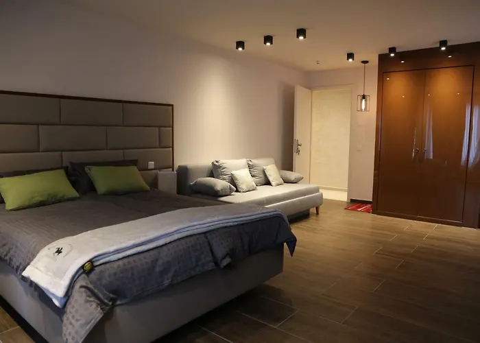 Gaestehaus Sandheider Hof 招待所 3*